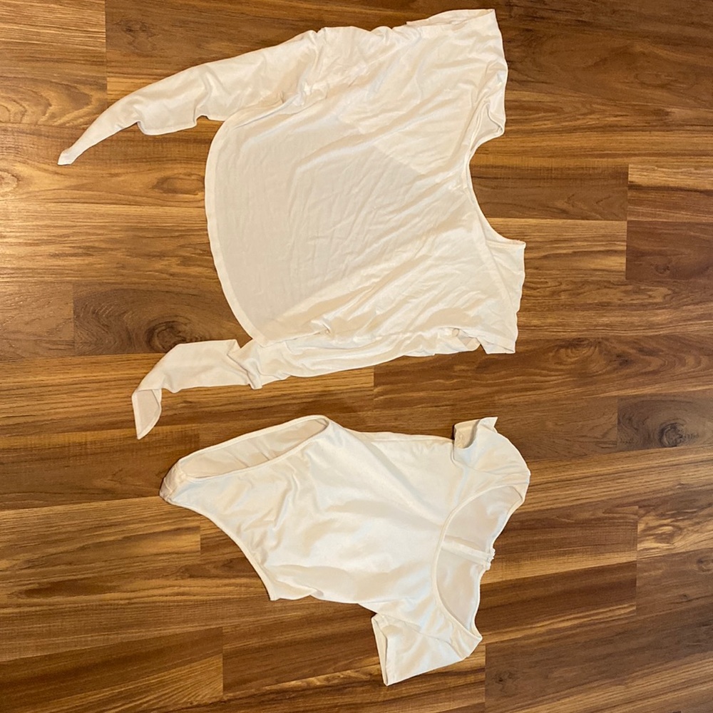 Both pieces included in purchase size smalls